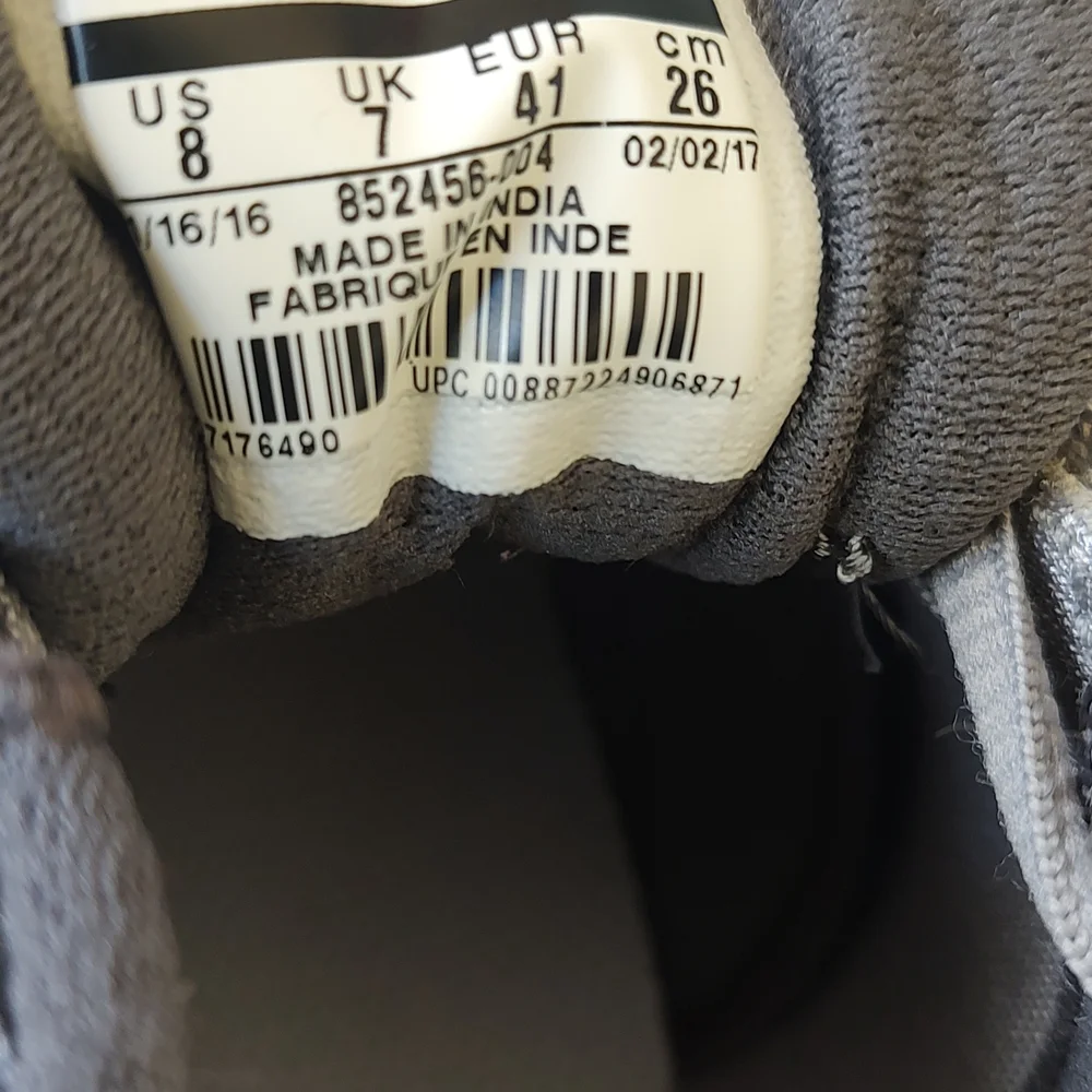 Nike Men's Gray and Orange Athletic Shoes